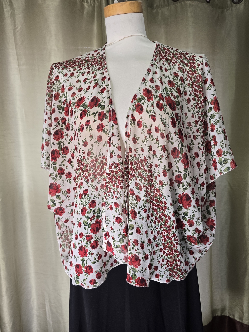 Floral Red Rose Print Women's Open Front Top